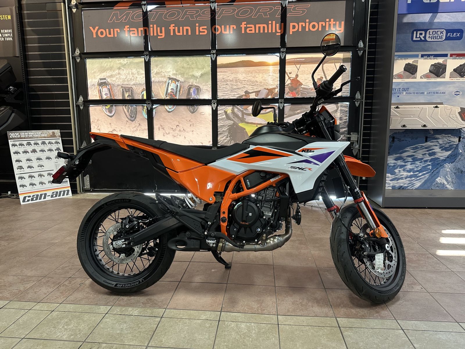 2026 KTM 390 SMC R - K08721