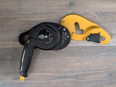 Petzl I'D Self-Braking Descender for Climbing and Rope Access