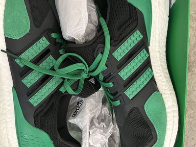 Adidas Ultraboost DNA X LEGO H67954 NIB mens 9.5 tennis shoes