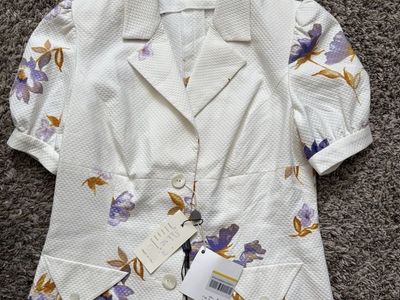 Maxima Pret A Porter Roma size 48 3 button off whi