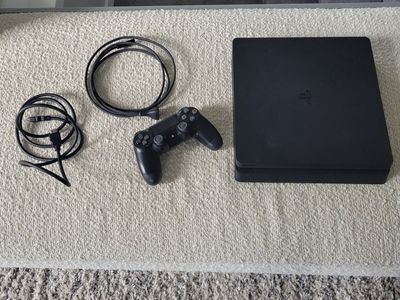 Ps4 slim 1TB