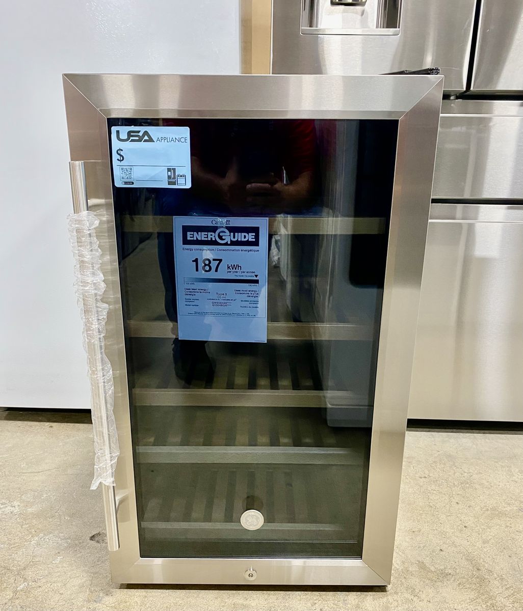 GE BEVERAGE CENTER WITH 125 CAN CAPACITY