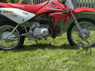 Honda CRF Off-Road Dirt Bike - Red/White