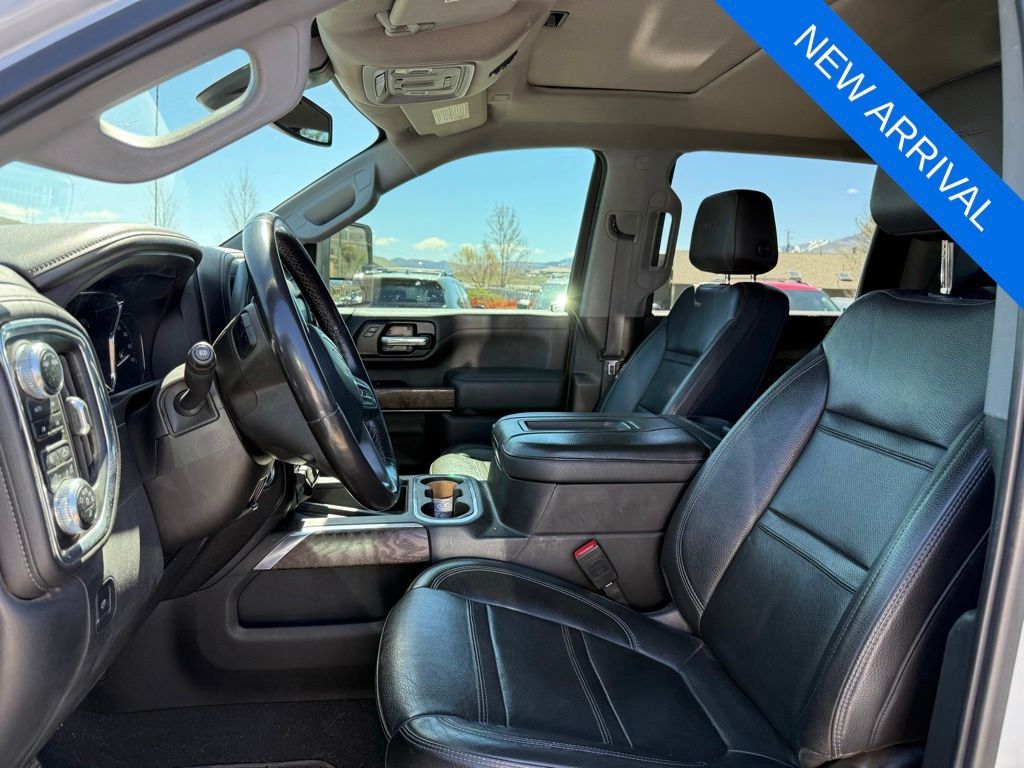 Main image 9