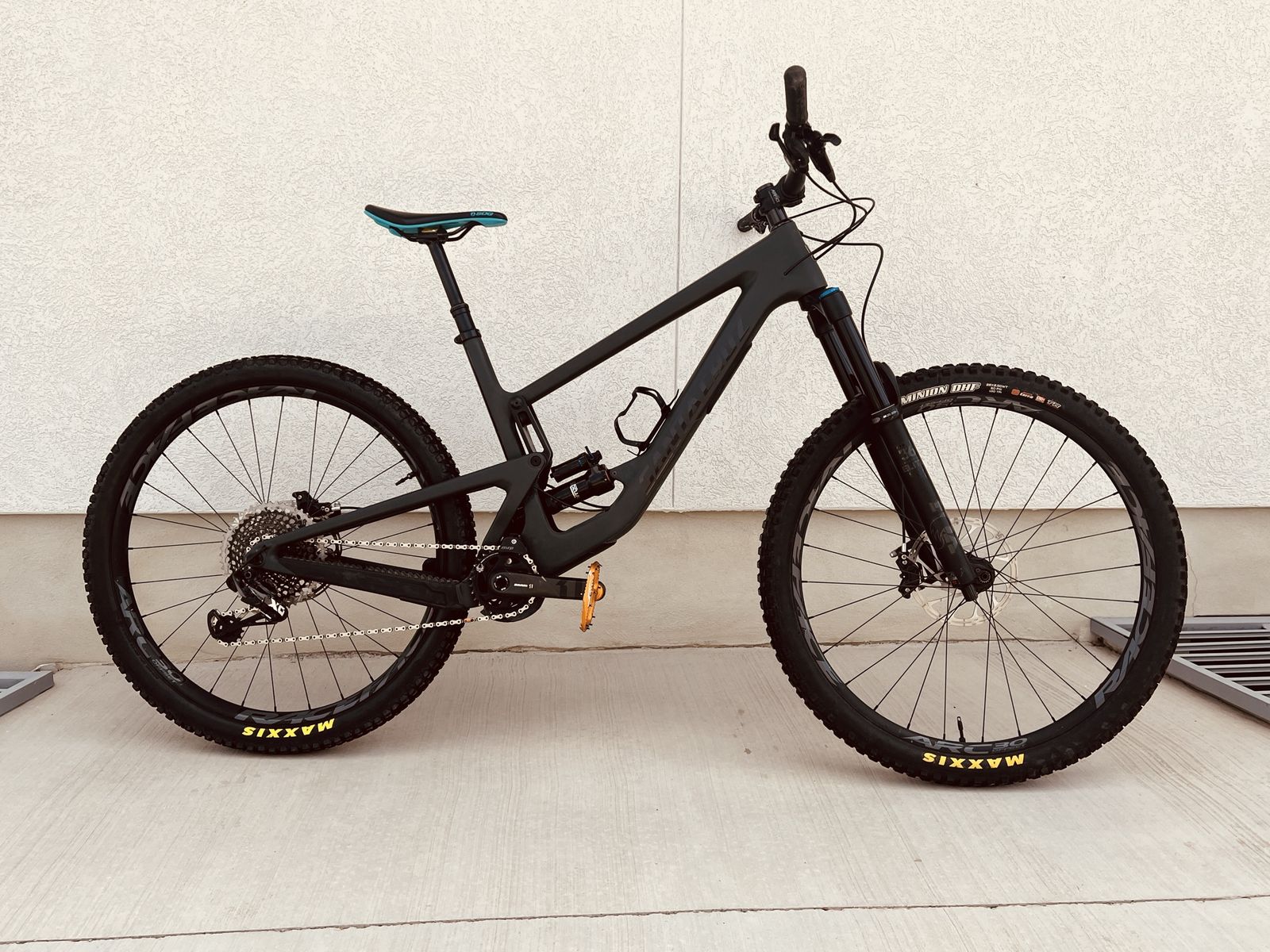 Megatower CC-like New Santa Cruz XL