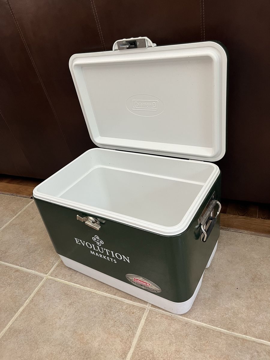 Coleman vintage 54 quart steel belted cooler like new condition.