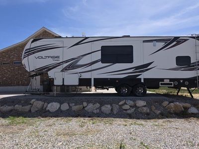 voltage toyhauler