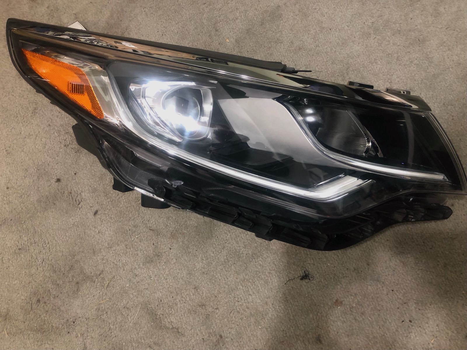 % Headlight 2019-2020 Kia Optima 10561R RH Right Passenger Side