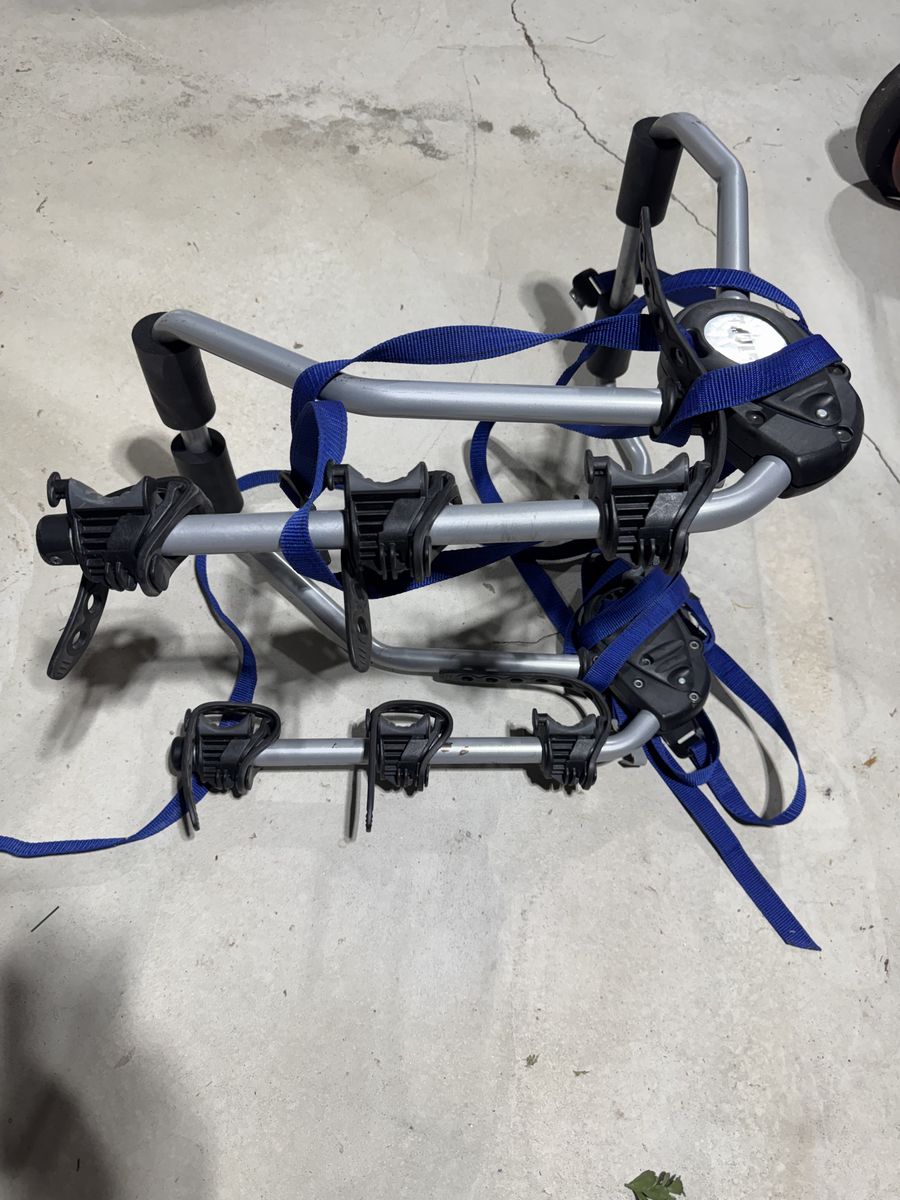 Thule 3-Bike Trunk Rack