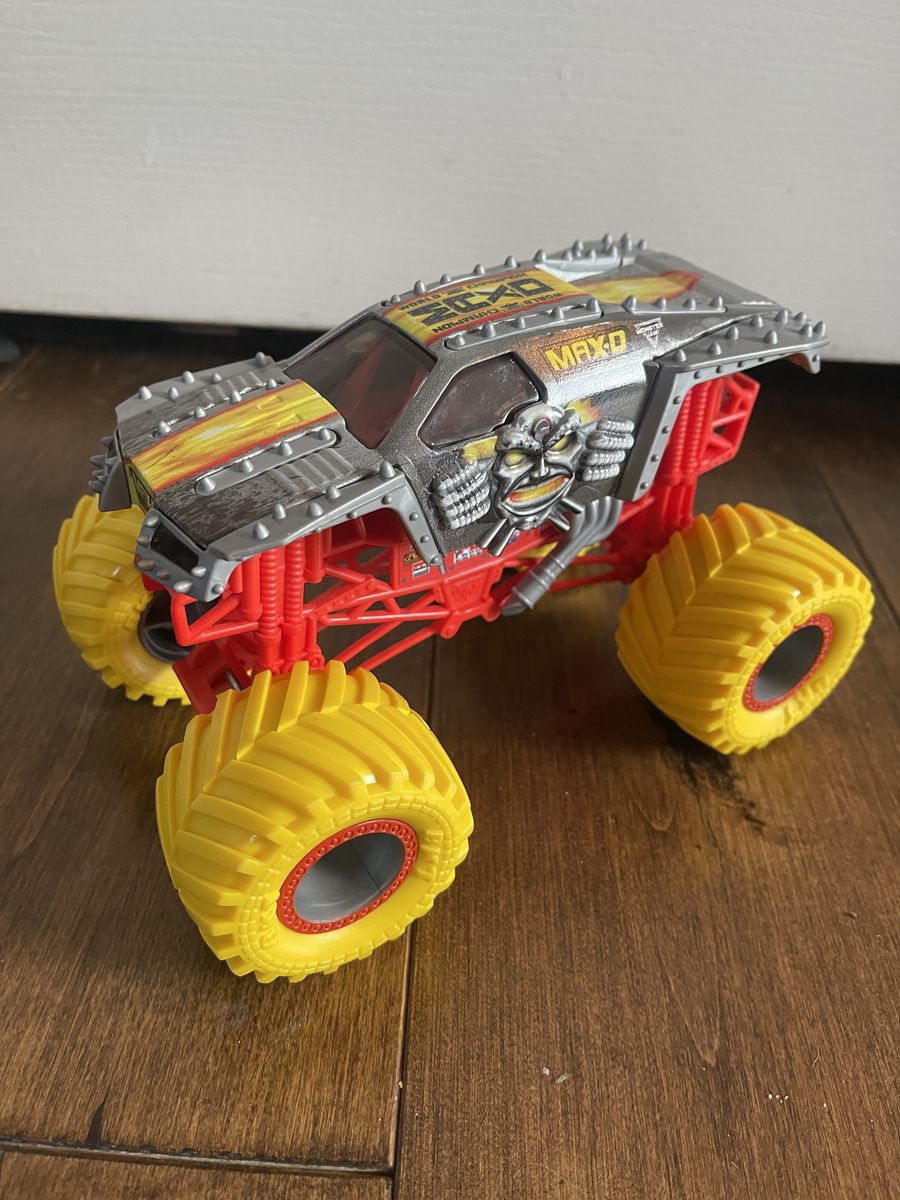 Max-D Monster Truck 1:24