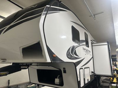 2021 Grand Reflection 268 BH