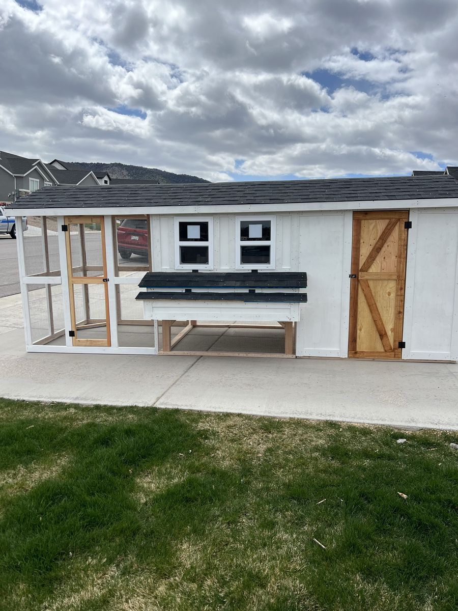 CHICKEN COOP 1300
