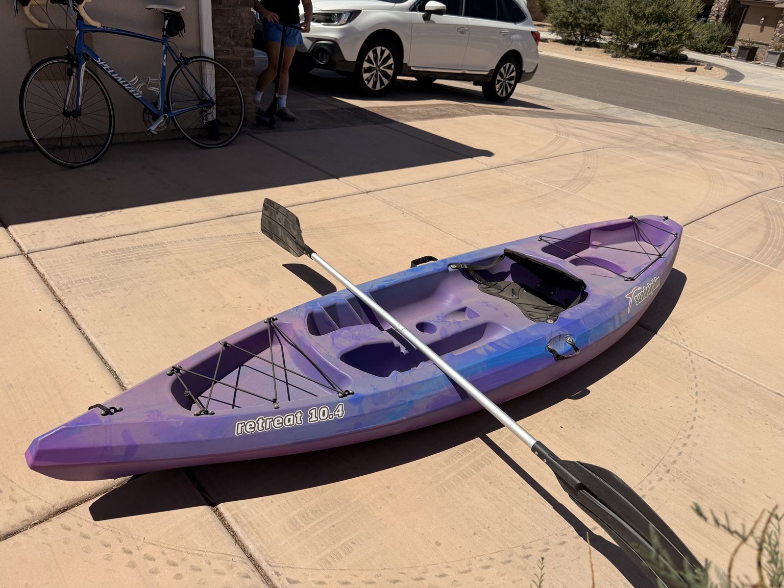 Sun Dolphin Retreat 10.4 Purple Sit-On-Top Kayak with Paddle