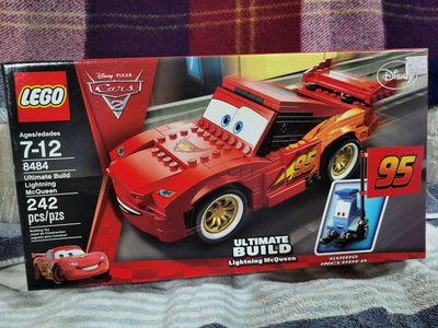 LEGO ULTIMATE BUILD LIGHTNING McQUEEN 2011 ISSUE