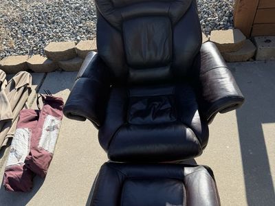Swivel Recliner with Footstool