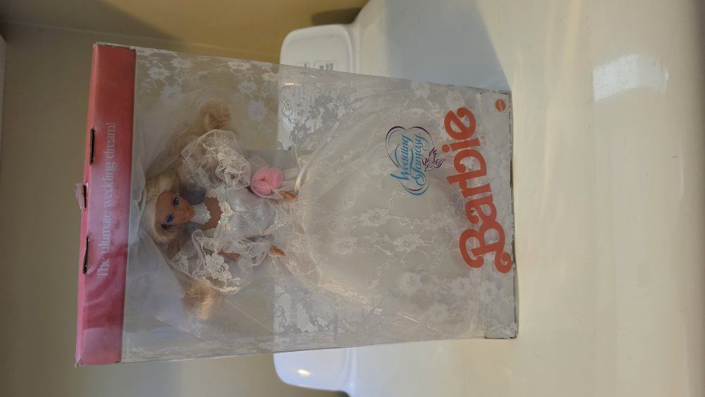 1989 Wedding Fantasy Barbie, Mattel # 02125 Shelf