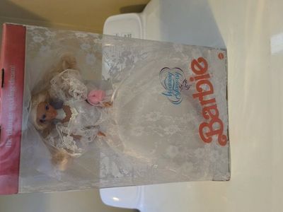 1989 Wedding Fantasy Barbie, Mattel # 02125 Shelf