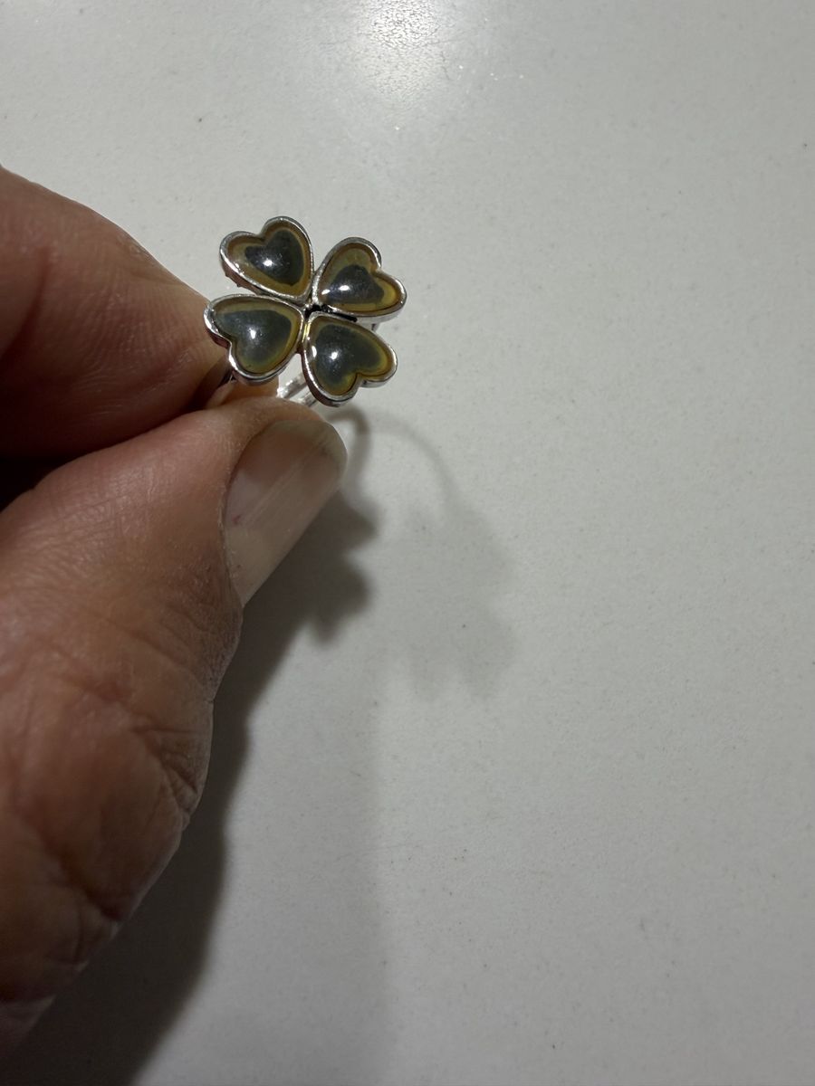 Adjustable Silver-Tone Four-Leaf Clover Mood Ring with Heart Petals