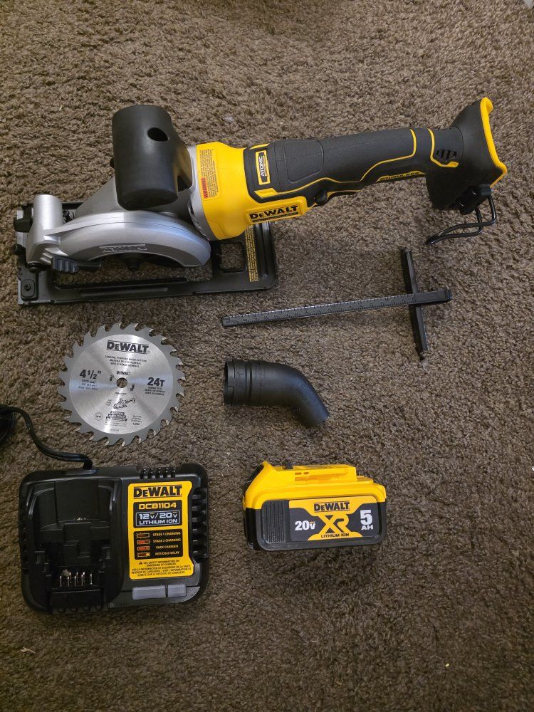 New DEWALT ATOMIC 20V MAX Brushless 4-1/2 in. Circular Saw Kit with 5.0Ah Battery