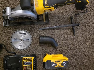 New DEWALT ATOMIC 20V MAX Brushless 4-1/2 in. Circular Saw Kit with 5.0Ah Battery
