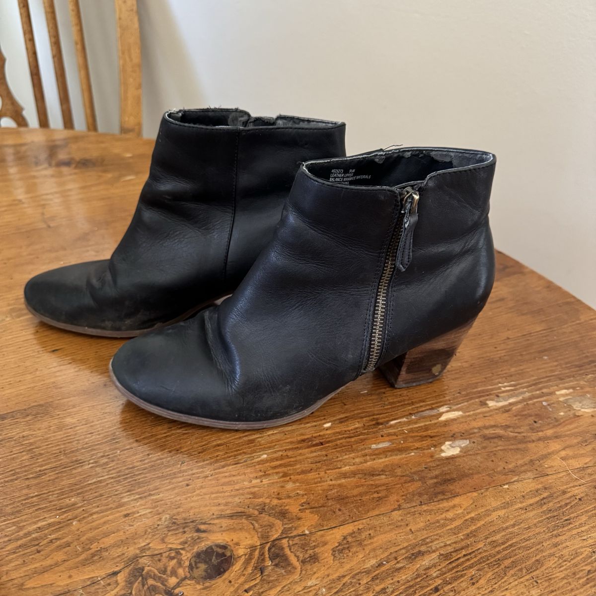 Crown Vintage Black Leather Ankle Booties Block Heel Women’s Size 9.5