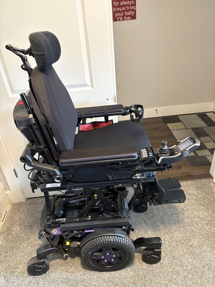 Q6 Edge3 Stretto Power Chair