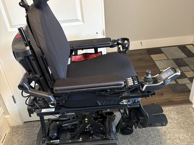 Q6 Edge3 Stretto Power Chair