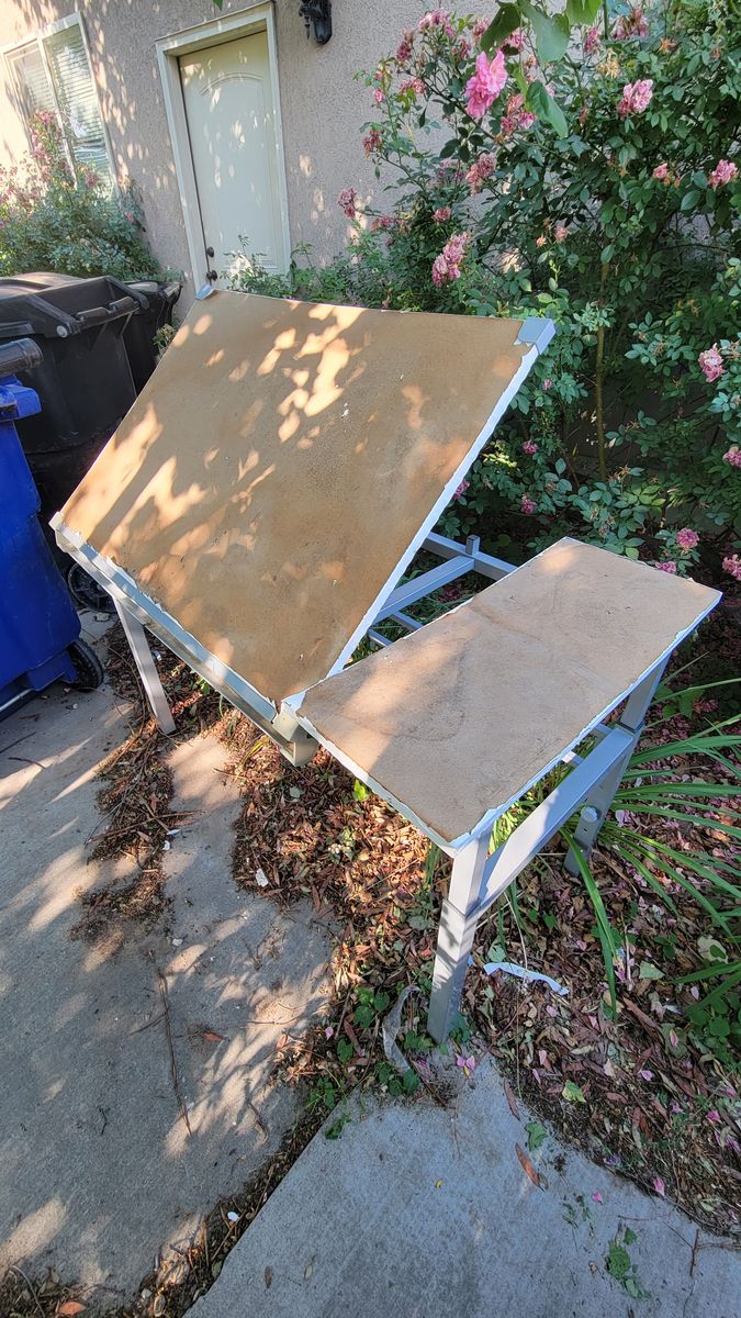 Free art desk