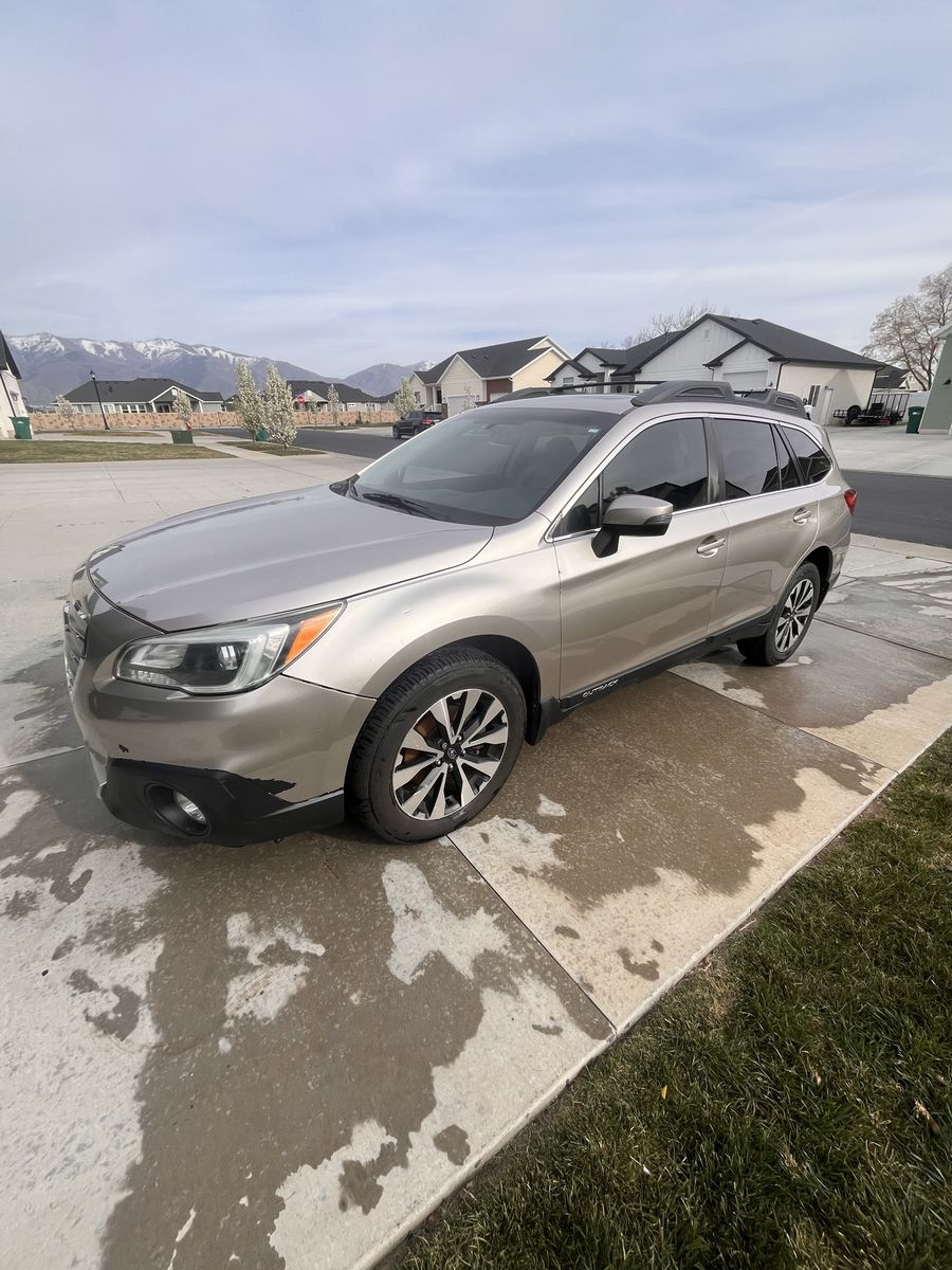2015 Subaru Outback 2.5i Limited Pwr Moon/Nav