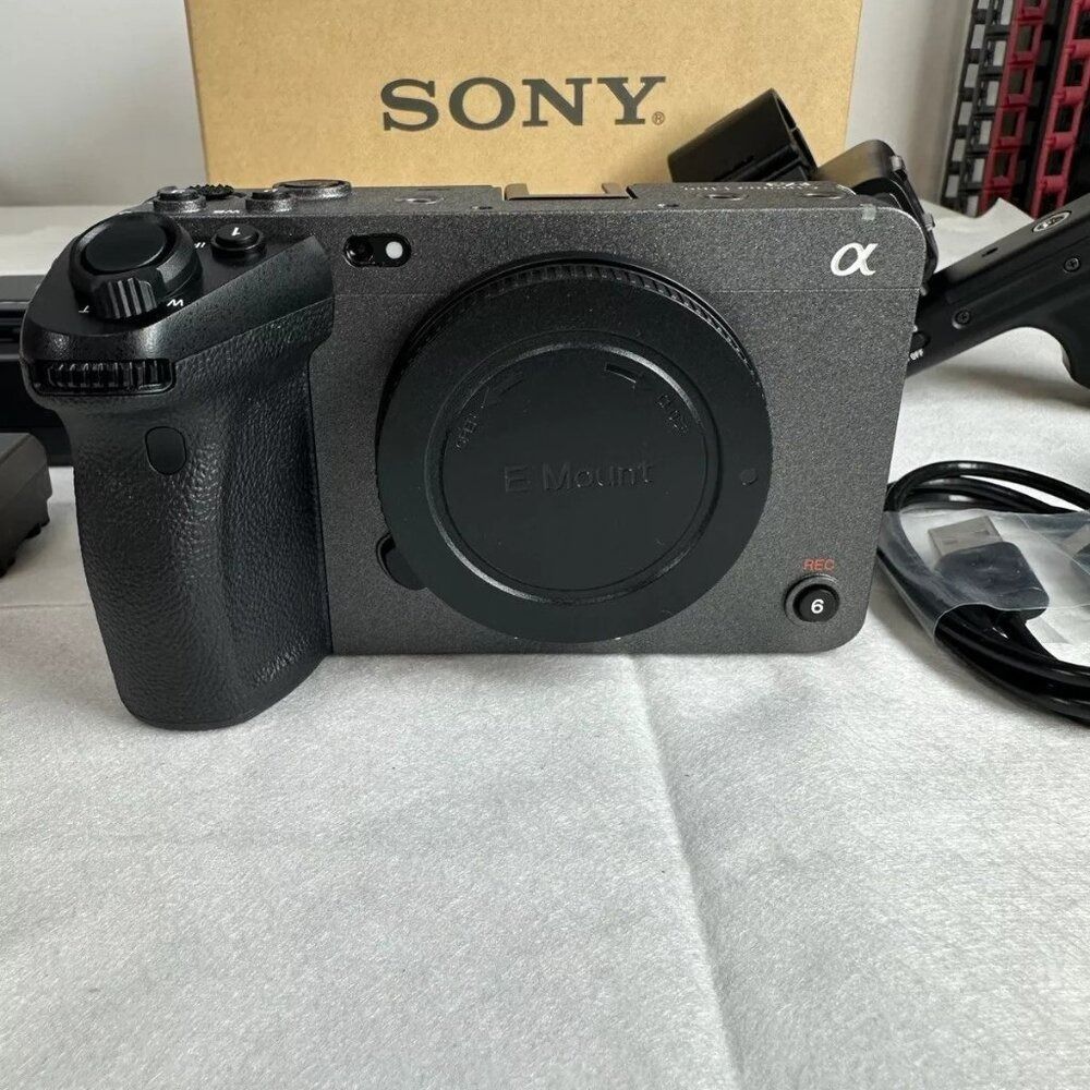 Sony FX3 Full Frame Cinema Line Camera E-Mount ILME FX3