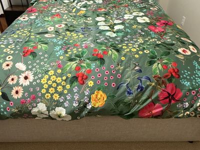 Queen Size Storage/Modern Upholstered Bed Frame