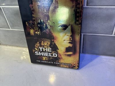 The Shield: The Complete First Season (DVD Box Set)