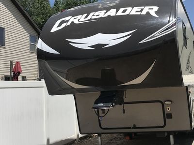 2015 28ft. 5th Wheel Crusader by Forest River