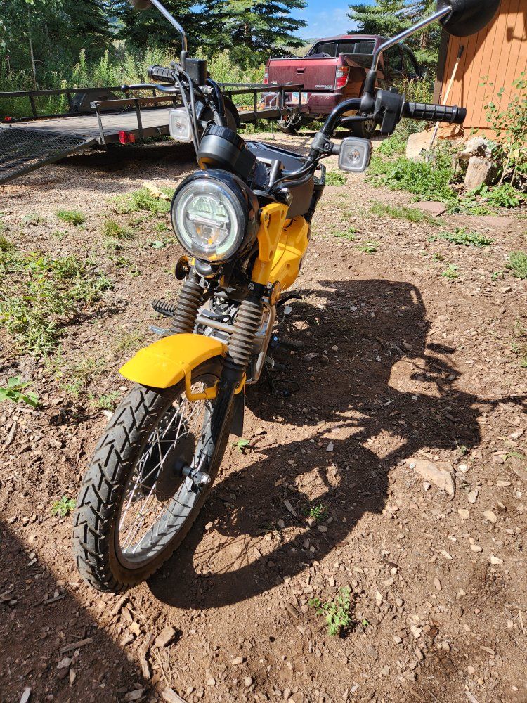 Honda Trail 125 Motorcycle - Yellow