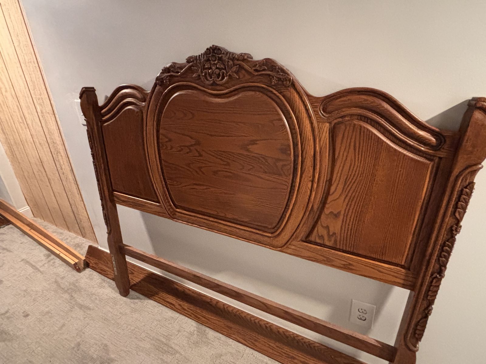 Vintage Carved Oak Wood Headboard and Footboard Set for Queen mattress 