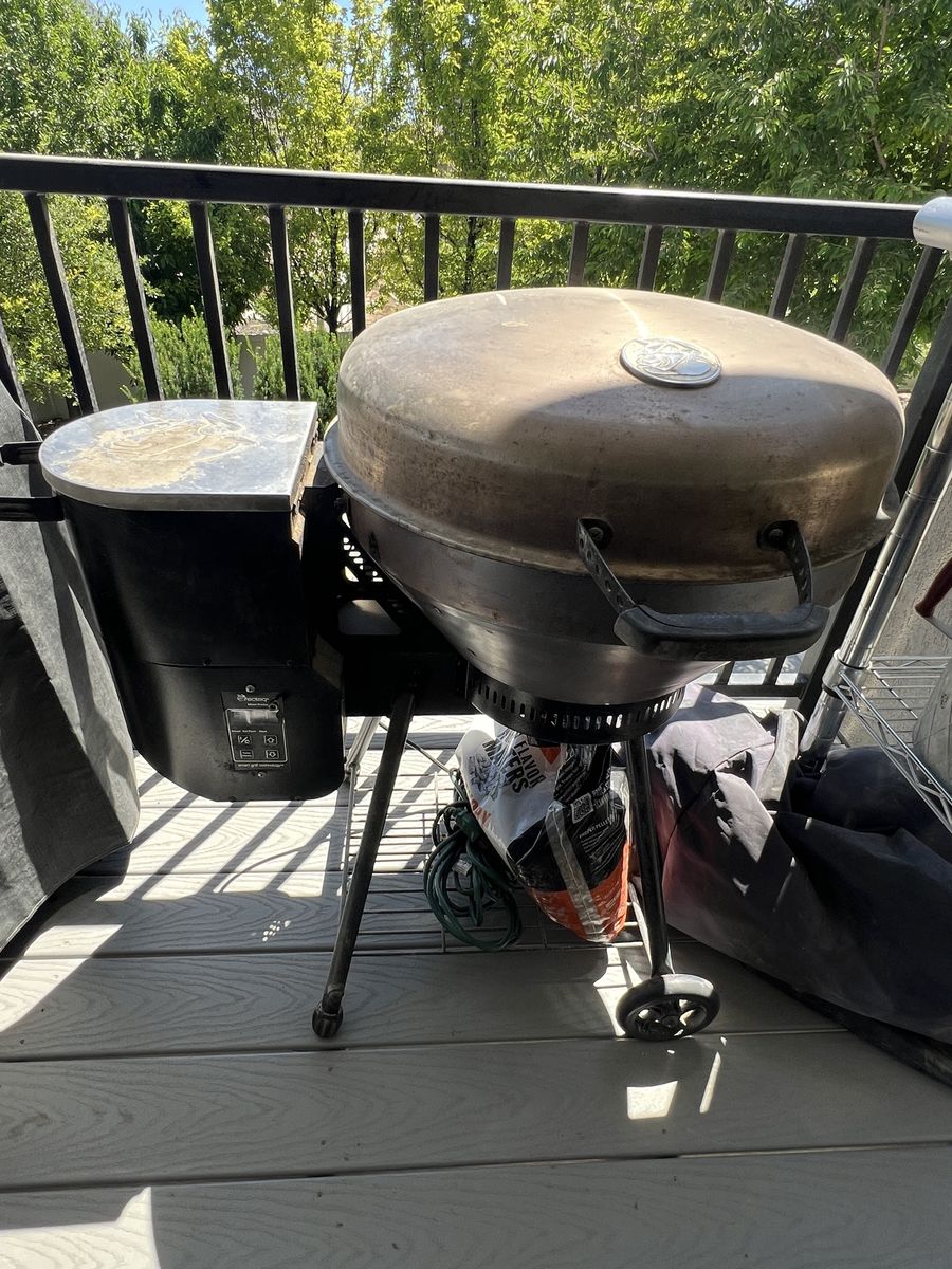 Reqtec wood pellet grill