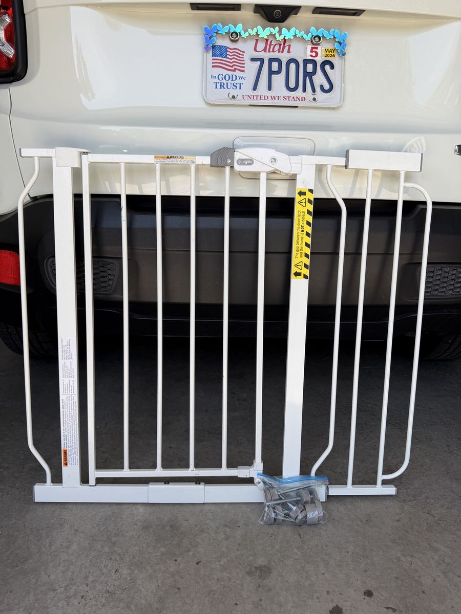 Regalo Baby Gate - White