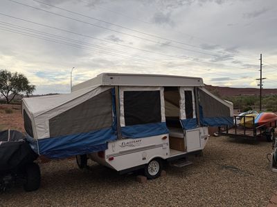 2005 Flagstaff Pop Up Tent Trailer - Dual Queen
