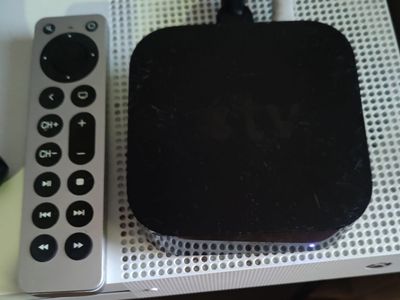 Apple TV HD 32gb streaming device w remote