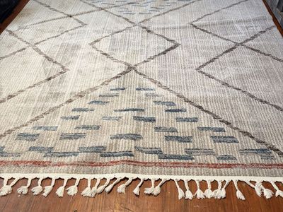 Large Geometric Area Rug with Fringed Edges - Gray/Multi