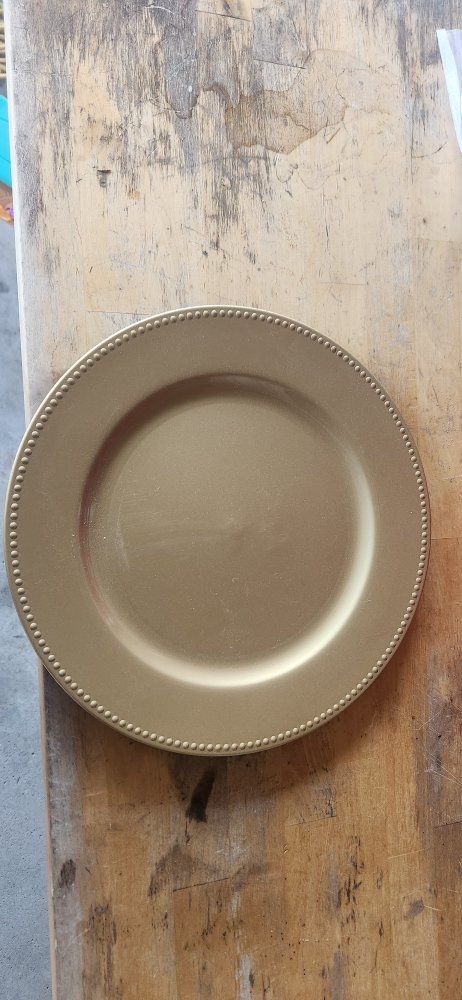 Plastic Gold Plates
