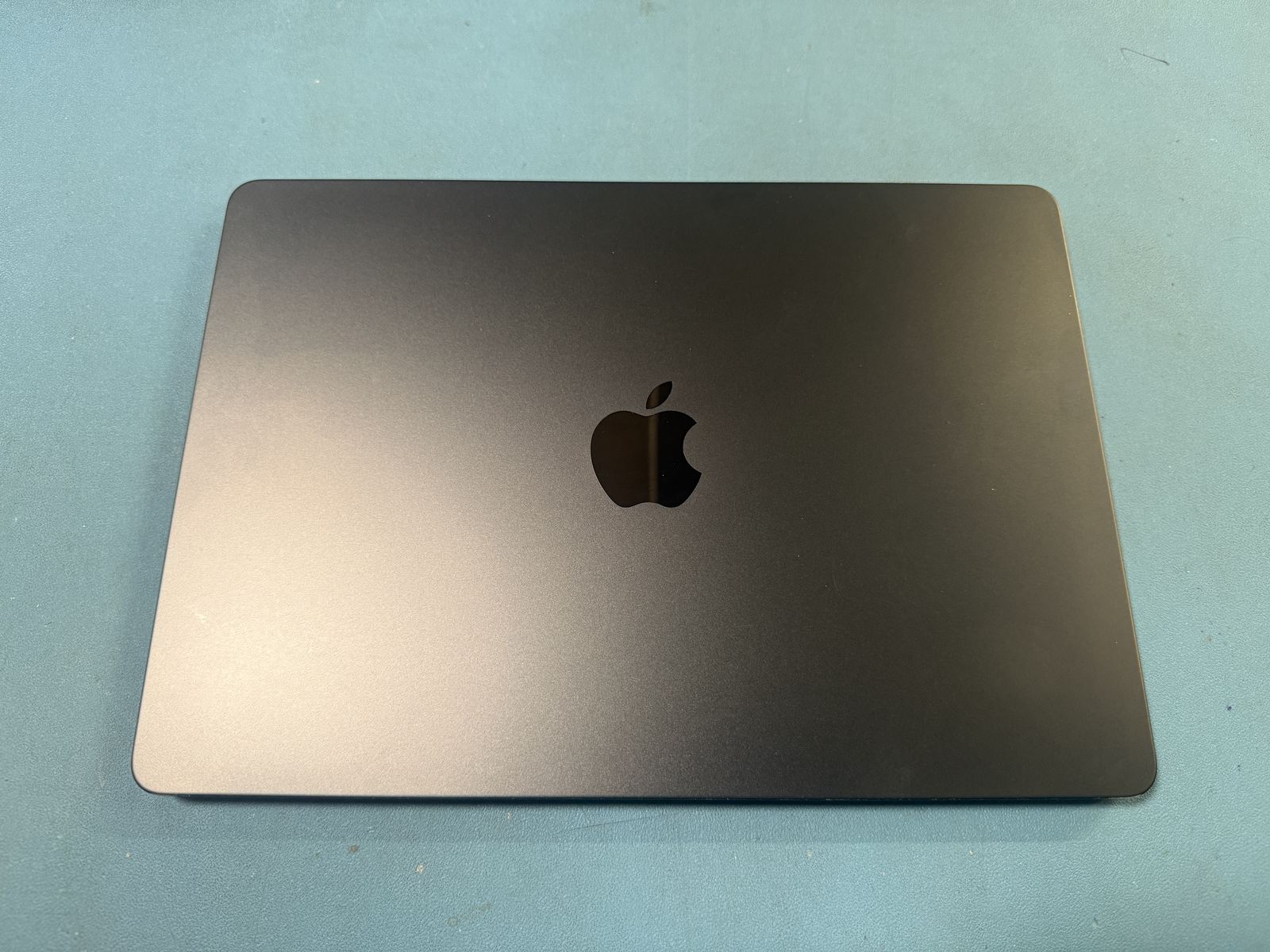 Midnight Blue MacBook Air 13.6" 2022, M2, 8gb ram, 250gb, with Warranty!
