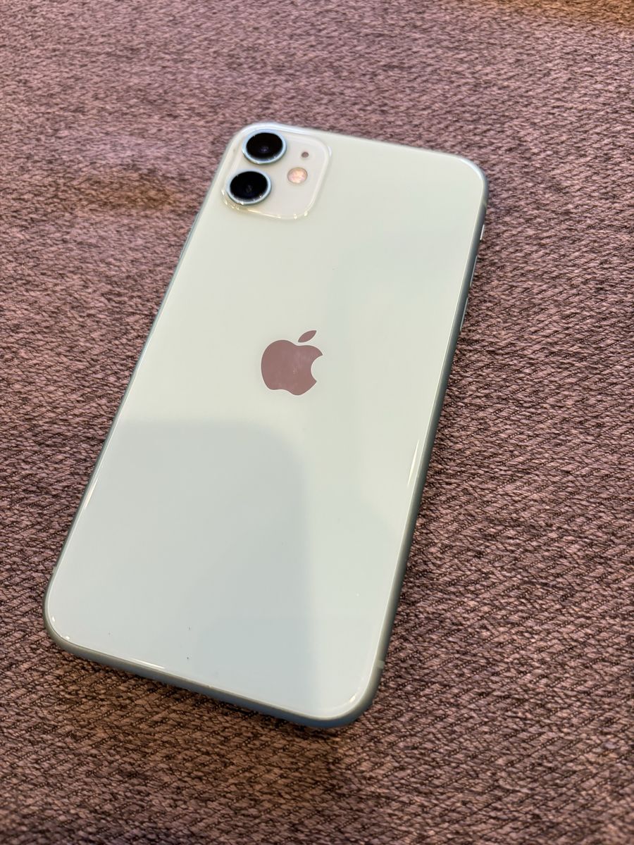 iPhone 11 128GB *unlocked*