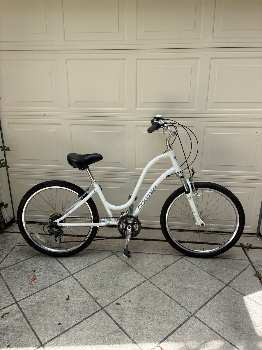 Electra Townie White Cruiser Bike 21 Speed