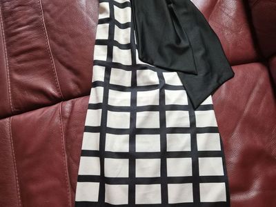 Shien Curve Pencil Long Skirt