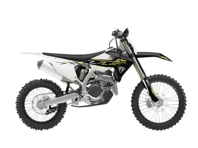 2026 Triumph TF 250-C Jet black/ Pure white