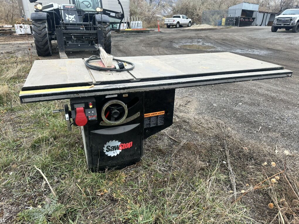 10 Industrial Tablw Saw - Saw Stop