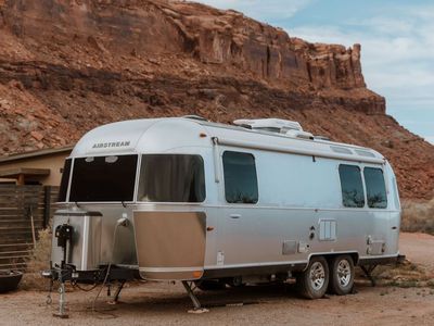 2015 Airstream International Signature 25RB