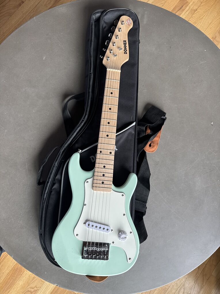 Donner 20 Junior Electric Guitar