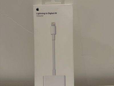 Apple Lightning to Digital AV Adapter - HDMI Output - Connect iPhone/iPad to TV/Monitor